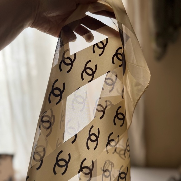 Long Polyester Scarf - Picture 3 of 10